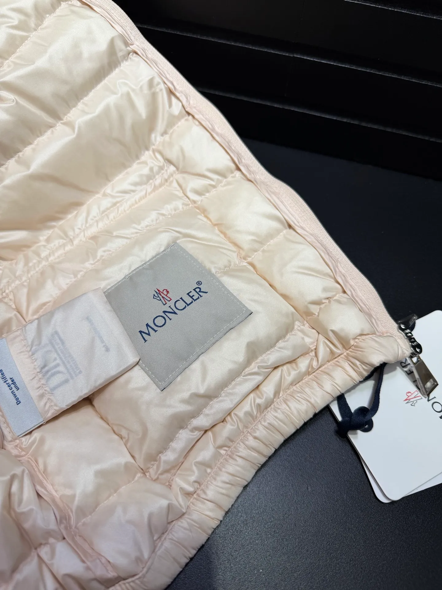 Moncler Same Style Lans Same Style ， 。 ， ; ， ， ， ：Black Khaki Beige Light Blue Light Pink White Size：1234